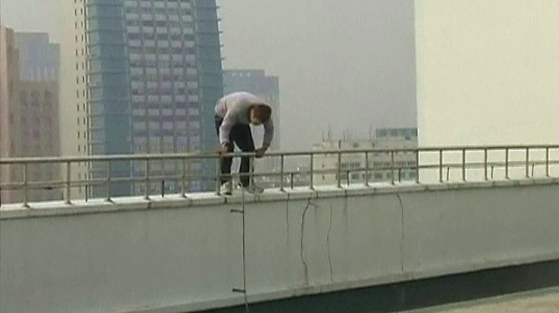Samovrah v Číne sa pokúša zoskočiť z miestnej nemocnice